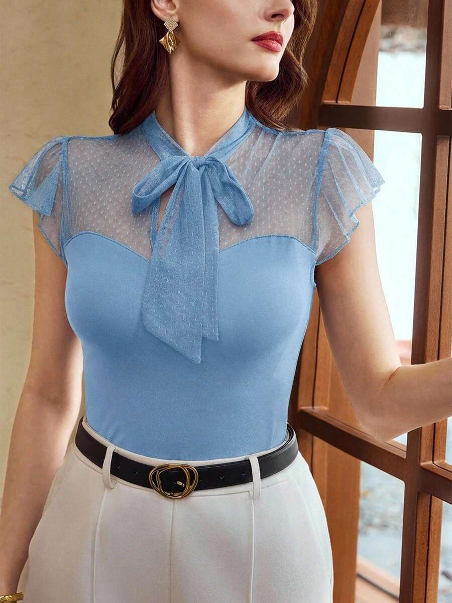 Vintamour 复古优雅女士T恤，春夏修身网眼拼接前领蝴蝶结T恤，浅蓝色荷叶边袖T恤 - 淺藍色 - 查看 1