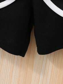 Bộ đồ ngọt ngào và sành điệu cho bé gái, mùa xuân/hè, áo không tay đính hoa 3D và ngọc trai + quần short viền bèo tương phản, bộ 2 món, thích hợp mặc thường ngày, dự tiệc, đi chơi. - trắng - Xem 7