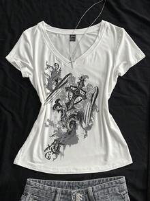 StreetHx 女士夏季V领修身T恤，十字翅膀朋克亚文化动漫印花，白色短袖V领T恤 - 白色 - 查看 1