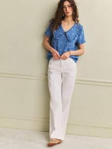 Écloséra 新款春夏蓝色衬衫，饰有纹理植物印花，个性领口，荷叶边领口，短袖，开襟设计，复古休闲风，女士衬衫，夏季上衣，夏季，女士夏季度假V领衬衫，女士蓝色上衣，女士蓝色碎花上衣，女士夏季上衣，女士蓝色衬衫 - 彩色 - 查看 4