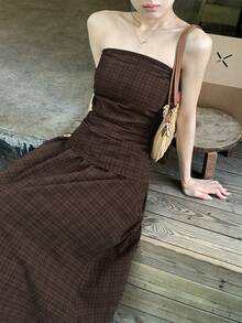 Livesso Women's Fashion Plaid Tube Top & Skirt 2 Pieces Set - Brown - View 3
