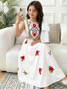 Sparklyn 少女春夏新款连衣裙，白色梭织面料，红色花卉数码印花图案，正面设计，精致金色滚边，白色双层荷叶边下摆，无袖圆领收腰连衣裙，适合少女穿着，简约优雅，精致甜美，适合日常、上学、外出、度假、派对、节日、新年等场合。另有其他款式，例如：小女孩墨西哥连衣裙、儿童连衣裙、女童亲子装、儿童夏季连衣裙、母女亲子装等。 - 白色 - 查看 10