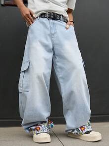 Manfinity EMRG 男士休闲街头风多口袋刺绣蓝色牛仔裤 - 淺色水洗藍 - 查看 6