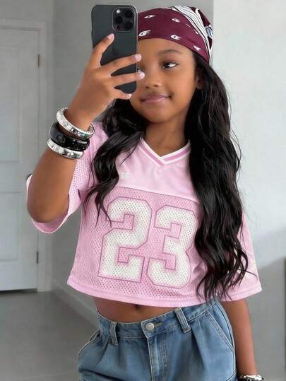 少女时尚街头风V领粉色网纱字母数字印花宽松露脐上衣/运动T恤，春夏款