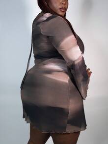 Truni Vestido mini de manga acampanada transparente y sexy con estampado degradado y espalda descubierta para mujer de talla grande, ideal para vacaciones, playa, festivales de música y uso casual - Púrpura polvoriento - Ver 5