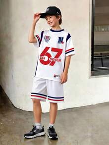 春夏男童休闲时尚创意个性清新简约时尚67徽章、五角星、红白蓝条纹撞色字母标语印花休闲基础款短袖T恤和短裤套装，舒适日常穿着，适合春夏男童。 - 彩色 - 查看 4