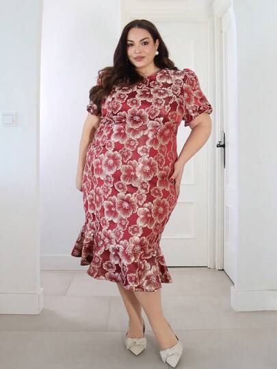 Pretty and Ole 加大码圆领短袖纹理刺绣花卉 3D 图案修身腰法式优雅通勤百搭修身鱼尾连衣裙，豌豆绿