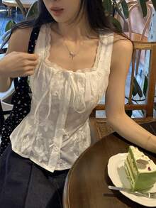 DAZY 春夏时尚白色拼接系带抹胸上衣，纹理面料蕾丝拼接，性感音乐节、情人节、休闲海滩度假必备，修身腰部吊带背心 - 白色 - 查看 2