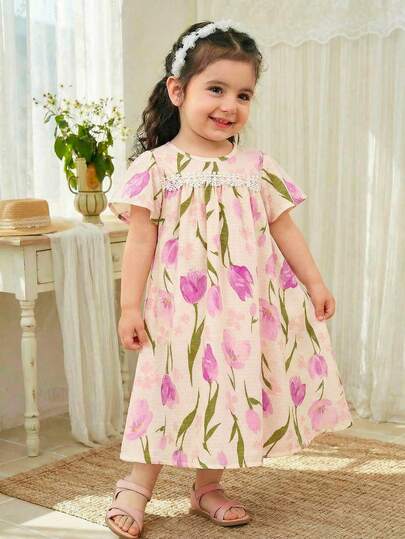 SHEIN Baby Girl Ditsy Floral Ruffle Trim Casual Nightgown Loungewear