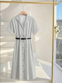 GlowEve 黑白条纹数码印花翻领V领腰带设计优雅职业连衣裙，适合正式场合、职场、会议、教师、学生等，春夏新款时尚必备单品 - 黑與白 - 查看 4