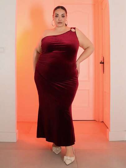 Pretty and Ole 大码复古优雅女式单肩金属扣长裙，天鹅绒美人鱼裙，酒红色，冬季连衣裙