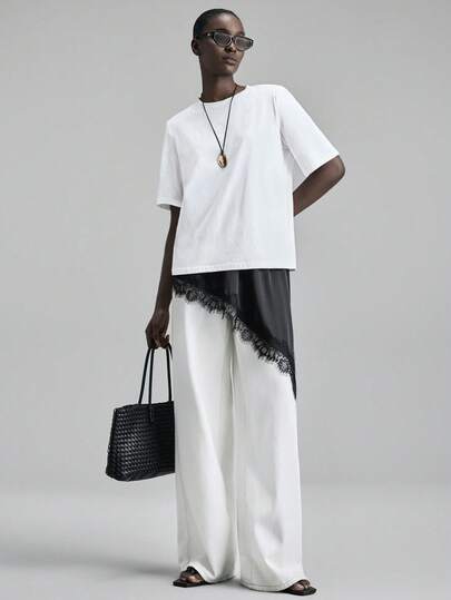 Ontre 蕾丝女士黑色缎面弹力面料舒适不对称下摆吊带长款上衣，现代都市休闲商务时尚办公室着装，复古邮轮婚礼宾客礼服，圣诞节晚宴新年节日派对氛围。