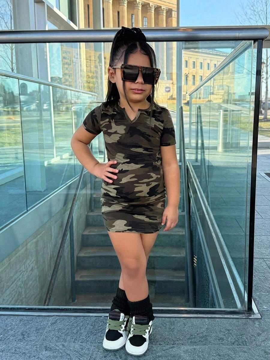 SHEIN 年轻女孩休闲街头时尚迷彩印花紧身连衣裙 - 軍綠色 - 查看 1