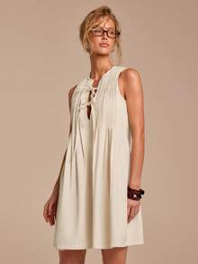 COSMINA 女士无袖褶皱系带牛仔连衣裙，休闲夏季装扮，杏色牛仔连衣裙，宽松版型 - 杏色 - 查看 4