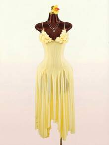 Amplova 2026新款3D立体花卉抹胸不对称下摆吊带连衣裙（女款） - 鵝黃色 - 查看 1