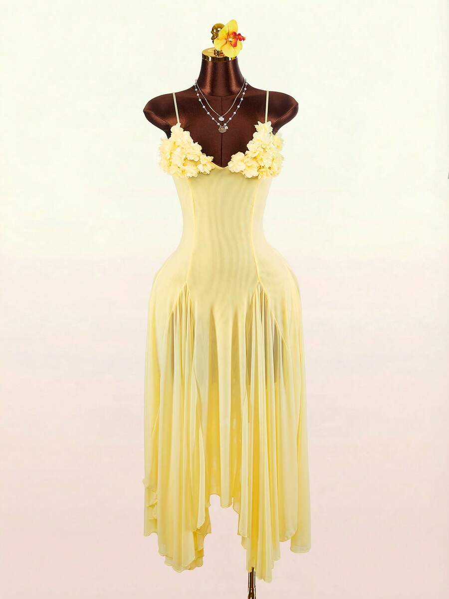 Amplova 2026新款3D立体花卉抹胸不对称下摆吊带连衣裙（女款） - 鵝黃色 - 查看 1
