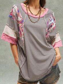 Bohemela 这款波西米亚风春夏休闲女式T恤，采用西部乡村风格的复古条纹拼接设计。适合音乐会、派对、海滩度假、日常穿着、返校季、运动、郊游、骑行、聚会、情人节、嘉年华和音乐节等场合。 - 彩色 - 查看 6