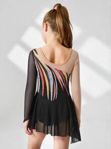 SHEIN Bộ trang phục trượt băng nghệ thuật cho bé gái tuổi teen, họa tiết hoa màu hồng cánh sen, trang nhã, đính đá lấp lánh, tay dài, chân váy lưới ôm sát, thoải mái và thời trang cho thi đấu và tập luyện. - Nhiều màu - Xem 2