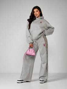 Missguided x Playboy 兔子标志水钻装饰超大号套头连帽衫，带中央口袋和抽绳帽，休闲街头风。 - 灰色 - 查看 3