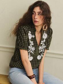 EMERY ROSE Elegant Everyday Casual Blazer V-Neck Short Sleeve Loose Vintage Plaid Embroidery Blouse Women's Spring And Summer Shirts Women's Shirt Spring And Summer Casual Blazer, Suitable For Traveling And Vacation Spring And Summer Versatile Tops Ladies' Shirts Ladies' Tops, Vintage Holiday Shirts Office Shirts Green Vintage Plaid Shirt Blouse Embroidered Blouse Shirt - Green - View 1