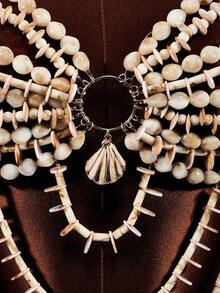 BamGleam Conjunto de bikini sexy con cuentas y conchas para vacaciones de verano de mujer - Beis - Ver 1