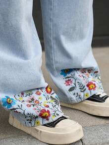 Manfinity EMRG 男士休闲街头风多口袋刺绣蓝色牛仔裤 - 淺色水洗藍 - 查看 4