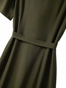 Elenzga 大码女士优雅布艺纽扣腰带装饰夏季短袖荷叶边领收腰A字连衣裙，适合办公室、通勤、约会、外出、复古风、毕业典礼、节日、情人节、音乐节、母亲节、万圣节、感恩节、复活节、国庆节、舞会、约会、派对、婚礼、户外活动等场合。 - 軍綠色 - 查看 5