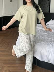 Dazy Plus 2pcs Spring/Summer Homewear Set, Loose Solid Color T-Shirt Top & Floral Line Drawing Print Pajama Pants Sleepwear Suit - Green - View 7