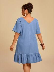 Travachic Vestido de mezclilla informal con volantes en el bajo para tallas grandes - Azul lavado medio - Ver 4