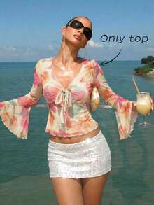 SHEIN MOD Áo thun nữ cỡ lớn in hoa cổ chữ V tay loe, kiểu dáng thời trang, thanh lịch, chất liệu chiffon polyester mỏng nhẹ in hoa, màu kem hồng xanh lá cây, cổ chữ V thắt nơ, tay loe, phong cách lãng mạn, thích hợp mặc ngoài trời, thường ngày, chất liệu nhẹ thoáng mát, phù hợp cho kỳ nghỉ ở Ý, phong cách châu Âu, mùa hè, kỳ nghỉ ở bờ biển Amalfi, khu nghỉ dưỡng, kỳ nghỉ ở Tây Ban Nha. - Nhiều màu - Xem 7