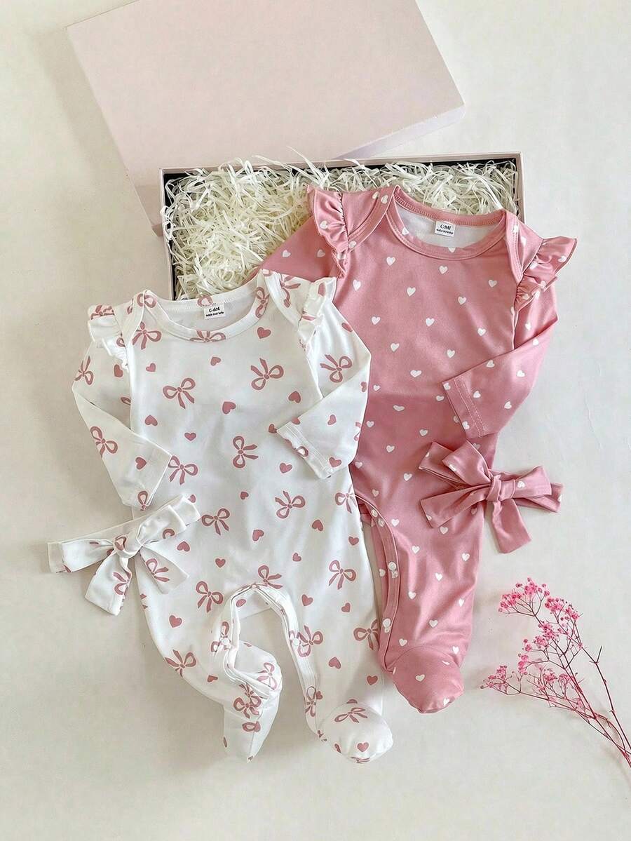 SHEIN 4件套新生儿粉白蝴蝶结爱心卡通印花连体衣套装，含发带，柔软舒适睡衣