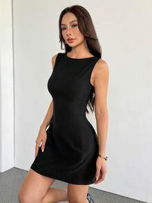 SHEIN PETITE Đầm ngắn hở lưng tối giản màu trơn dành cho nữ - màu đen - Xem 1