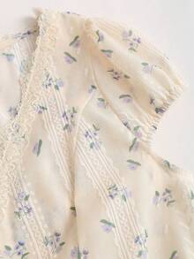 Sweetra Women's Sweet & Cute Casual Daily Wear Fashion Versatile Embroidered & Printed Fabric Splicing Lace Trim Waist V-Neck Short Sleeve Cropped Blouse, Spring/Summer - Multicolor - View 6