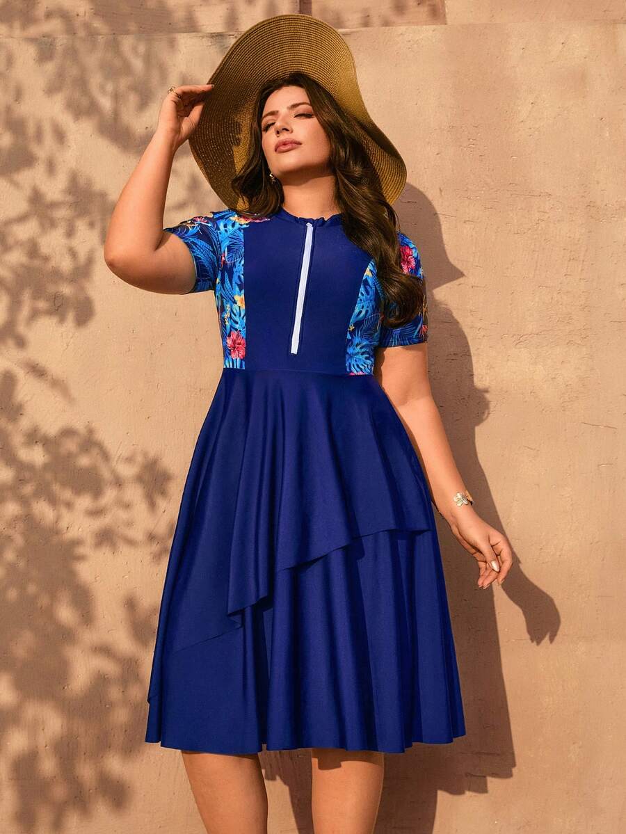 Swim Mulvari 大码女式两件套随机印花半袖拉链前开衩连衣裙搭配纯色短裤，款式简约泳装套装 - 藏蓝色 - 查看 1