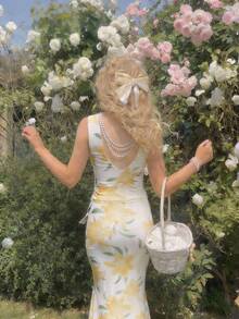 SHEIN MOD 梦幻浪漫黄色花卉印花垂褶领两件套——美人鱼裙摆，珍珠链饰，适合花园茶会、约会、派对、女士春夏装、春假、度假、野餐、节日、生日等场合 - 黃色 - 查看 4