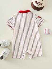 SHEIN Áo liền quần thể thao mùa hè dễ thương cho bé sơ sinh, kiểu dáng unisex, in chữ và sọc. - Nhiều màu - Xem 2