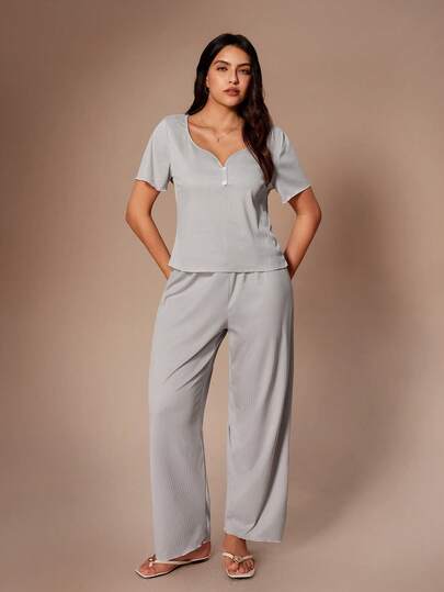 Lazeform 加大码纯色修身提花V领双扣短袖睡衣套装