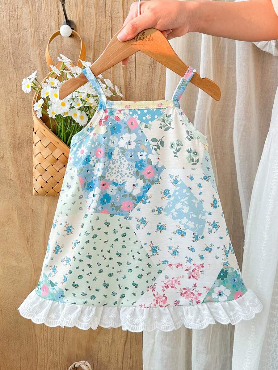 SHEIN Vintaside Kids 1 chiếc đầm hè kẻ caro cho bé gái, màu sắc chuyển gradient nhẹ nhàng, họa tiết kẻ caro cổ điển tối giản nhưng vẫn thời trang, điểm nhấn là chiếc nơ xinh xắn phía sau, kiểu dáng rộng rãi thoải mái, phù hợp cho những buổi đi dạo ngoài trời, thời gian thư giãn ở nhà, những chuyến đi chơi cùng bố mẹ, các bữa tiệc và những dịp vui vẻ khác. - Màu xanh lam - Xem 1