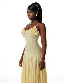 Amplova 2026新款3D立体花卉抹胸不对称下摆吊带连衣裙（女款） - 鵝黃色 - 查看 9