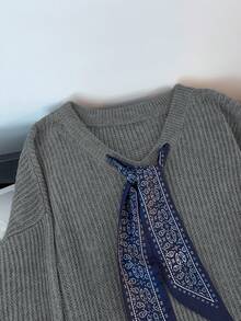 GlowEve CURVE Sweater Pullover Lengan Panjang Minimalis Leher V dengan Tali Pengikat Ukuran Besar - Dark Grey - View 6