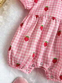 Newborn Baby Girl Casual Cute Summer Pink Plaid Strawberry Print Romper Strawberry Baby Clothes Baby Girl Strawberry Romper Pink Gingham Baby Dress Strawberry Baby Outfit Baby Sun Hat Strawberry - Pink - View 3