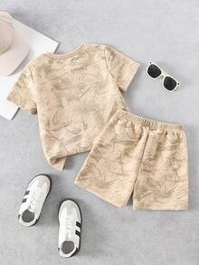 SHEIN Set de 2 piezas Camiseta de unicolor + Pantalones cortos casuales para niño pequeño, adecuado para uso diario, escuela, viajes, juegos al aire libre en verano - Camel - Ver 2