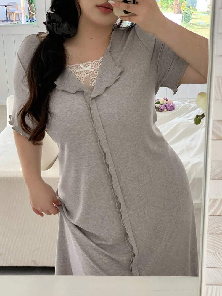 Dazy Plus Plus Size Solid Color Minimalist Short Sleeve Nightgown