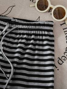 SHEIN Sparklyn 女童条纹长袖圆领T恤和阔腿裤两件套，休闲条纹套装，适合居家、休闲、户外运动。 - 黑色 - 查看 6