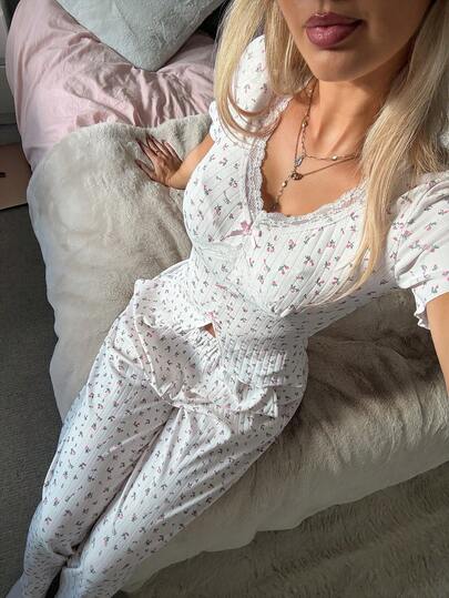 DAZY 甜美蝴蝶结装饰花卉蕾丝拼接女士睡衣套装