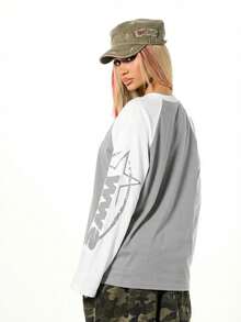 SUMWON WOMEN Sweatshirt Lengan Panjang Wanita dengan Desain Blok Warna, Cetakan Grafis, dan Lengan Raglan untuk Pakaian Kasual Sehari-hari - Grey - View 2