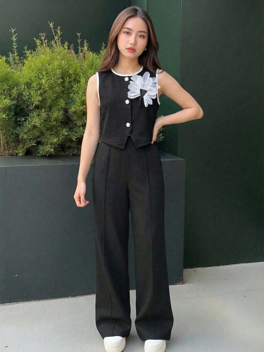 SHEIN Tween Girls Colorblock 3D Floral Decor Sleeveless T-Shirt And Solid Color Shorts Set - Black - View 1