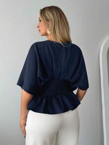 Auralis Áo kiểu nữ cỡ lớn cổ chữ V sâu xếp ly, áo sơ mi tay ngắn kiểu denim dáng rộng thích hợp mặc công sở, lưng thun co giãn, vạt áo xếp ly rộng rãi - Màu xanh hải quân - Xem 2
