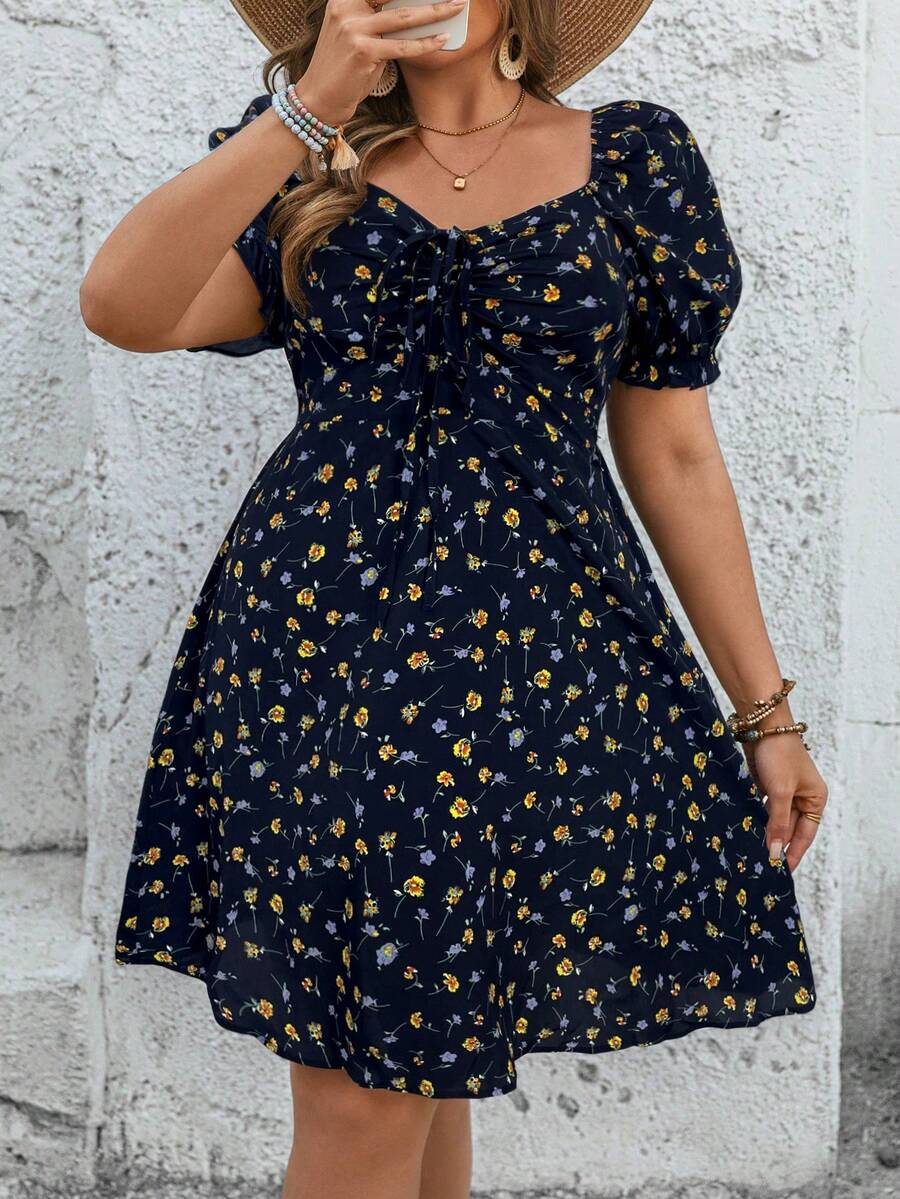 SHEIN VCAY Đầm maxi ngắn tay màu đen họa tiết hoa dành cho nữ cỡ lớn, cổ hình trái tim, dây rút phía trước. - Màu xanh hải quân - Xem 1
