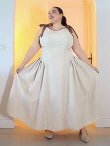 Pretty and Ole Vestido casual plus size cáqui, gola redonda, sem mangas, acabamento contrastante, laço decorativo, cintura evasê - Damasco - Ver 4